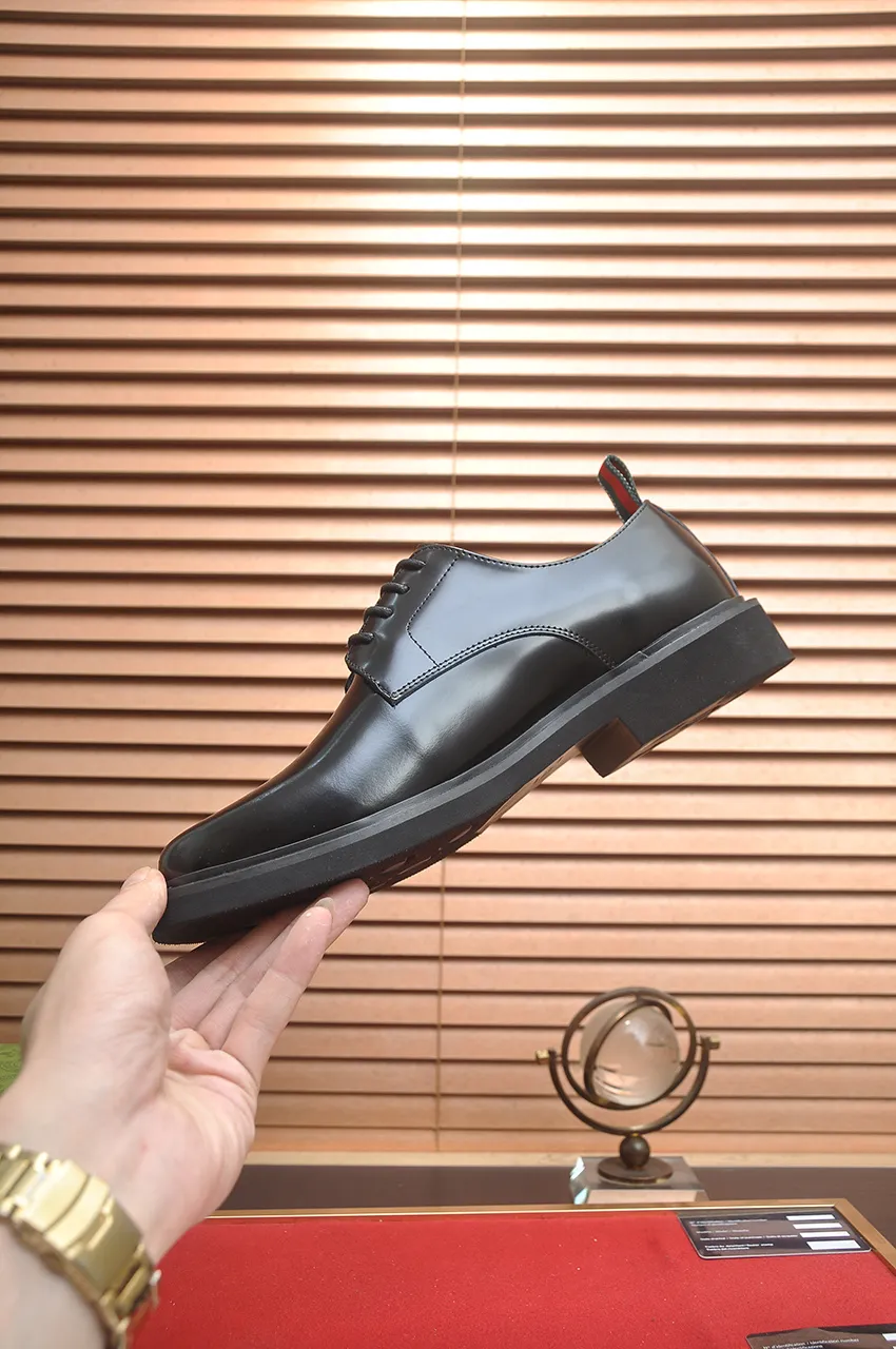 Men's shoes💰540💶Italy's top luxury men's shoe giant (GUCCI) (Gucci) (full cowhide lining) new arrival🍃Original European style🔰 Pleasant to the eye😍In order to make the shoes more durable and non-deformable🌀The production continues to follow traditional methods but there is still no lack of innovation💪Choose original sheepskin for the leather♻️ Smooth and natural And extra bright ⭐Made of imported cowhide, the first choice of rich people 38-45 (45 customized)